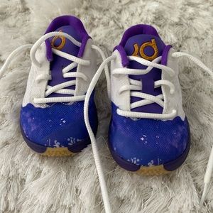 Nike toddler shoes size 5